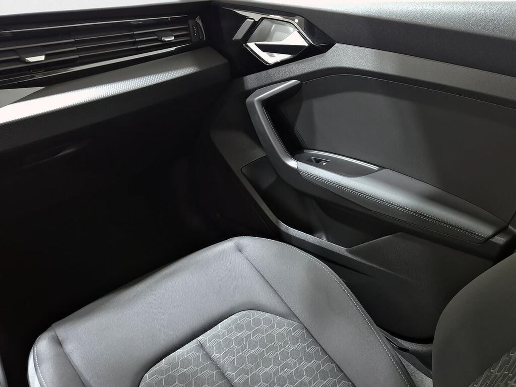 Audi A1 Sportback Adrenalin 30 TFSI 81kW S tron 31