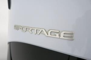Kia Sportage 1.6 T-GDi PHEV Tech 4X4 (17″) 21