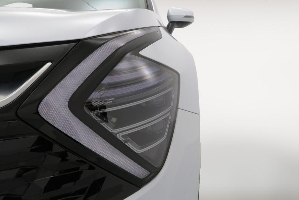 Kia Sportage 1.6 T-GDi PHEV Tech 4X4 (17″) 22