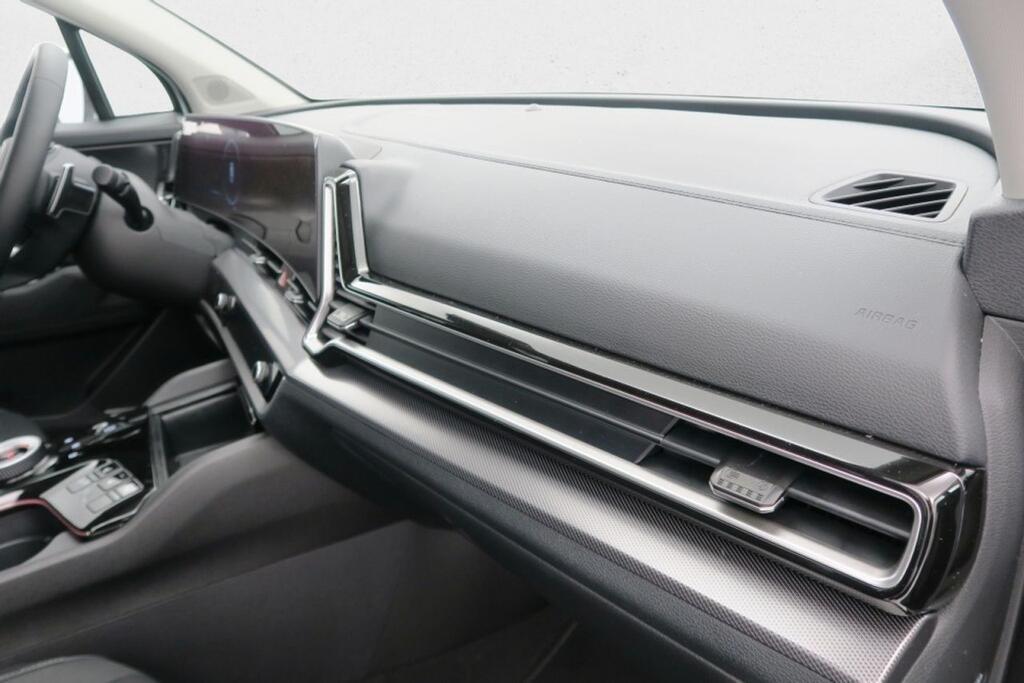 Kia Sportage 1.6 T-GDi PHEV Tech 4X4 (17″) 18