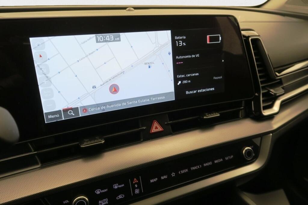 Kia Sportage 1.6 T-GDi PHEV Tech 4X4 (17″) 11