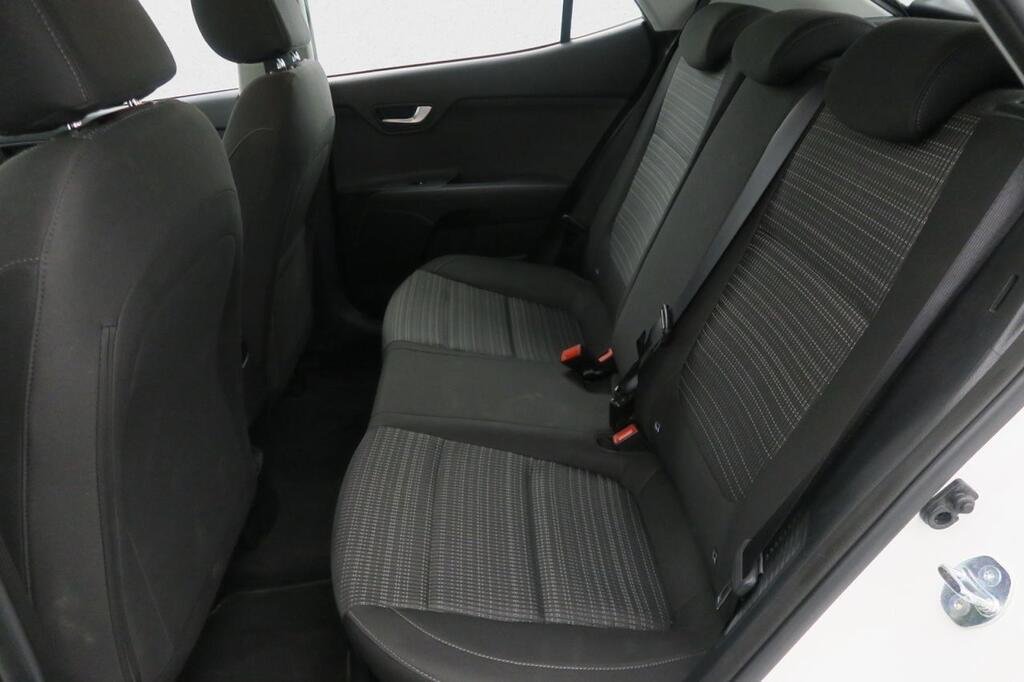 Kia Stonic SUV 1.0 T-GDI MHEV IMT 74KW DRIVE 100 5P 17