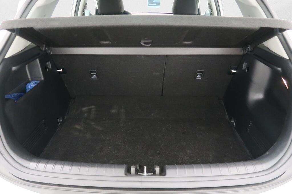 Kia Stonic SUV 1.0 T-GDI MHEV IMT 74KW DRIVE 100 5P 18