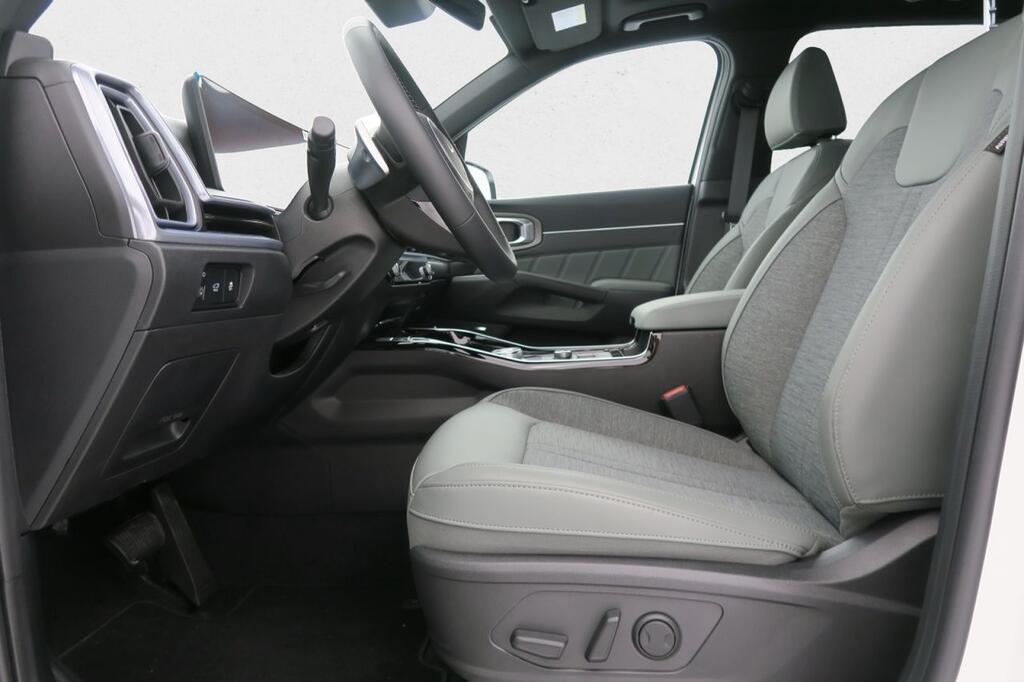Kia Sorento SUV 1.6 T-GDI HEV EMOTION AUTO 4WD 215 5P 7 Plazas 24