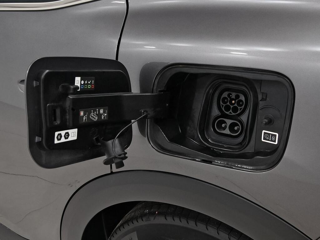 Citroën C4 ë-C4 eléctrico 100kW 50kWh Shine 38