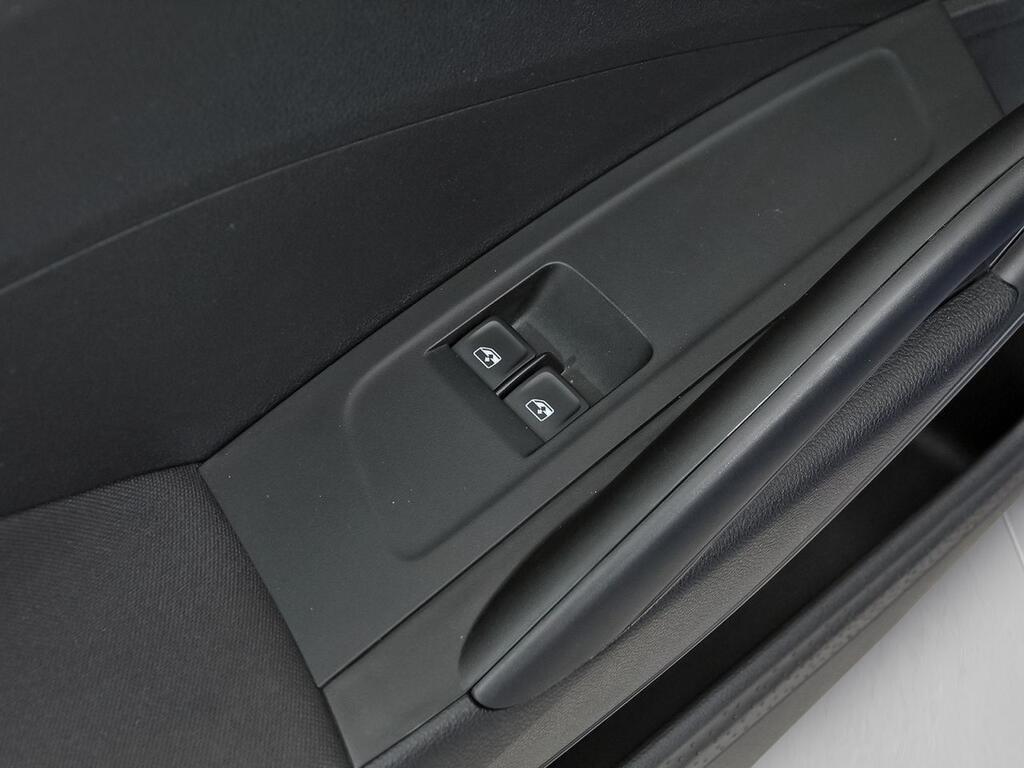 Skoda Fabia 1.0 TSI 70KW (95CV) Essence 10