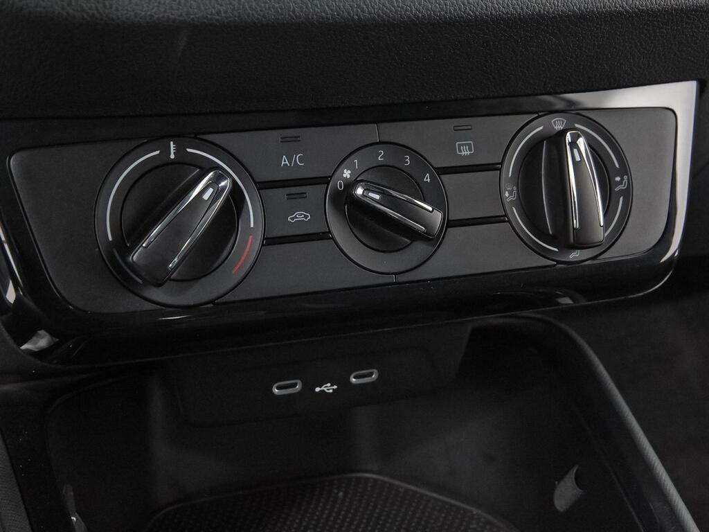 Skoda Fabia 1.0 TSI 70KW (95CV) Essence 24