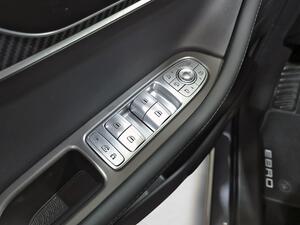 Ebro S700 1.6 TGDI Luxury 7 DCT 11