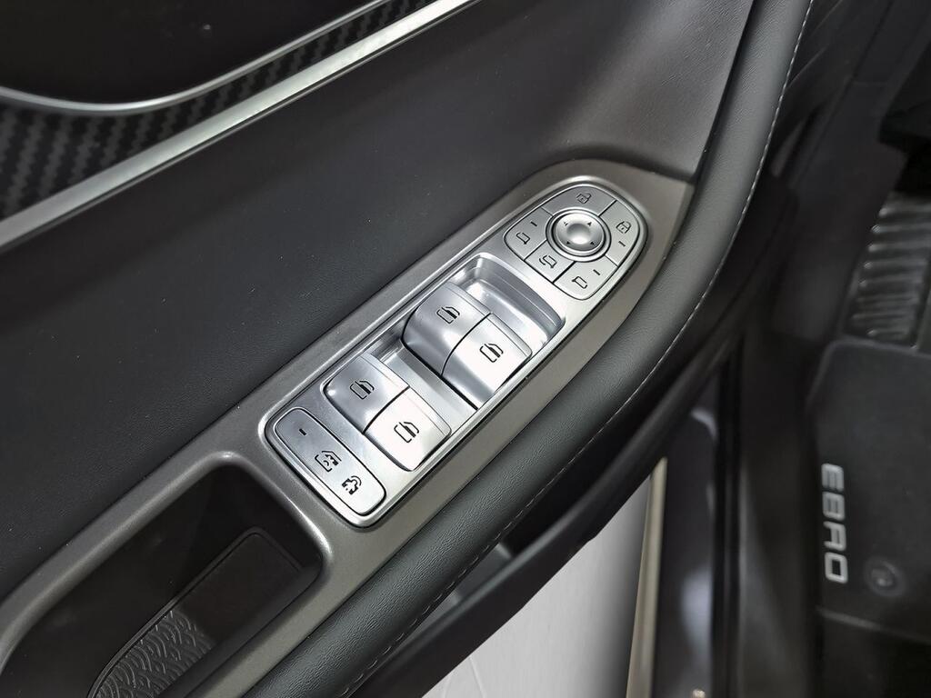 Ebro S700 1.6 TGDI Luxury 7 DCT 11