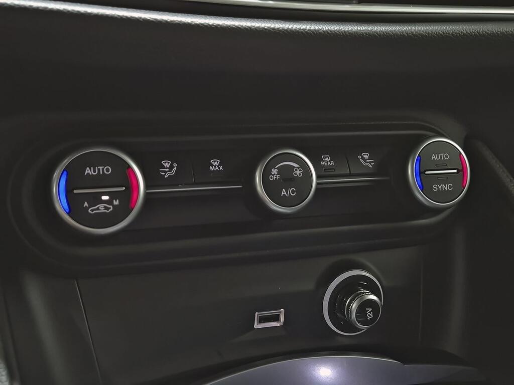 Alfa Romeo Stelvio 2.2 Diesel 118kW (160cv) SUPER RWD 28