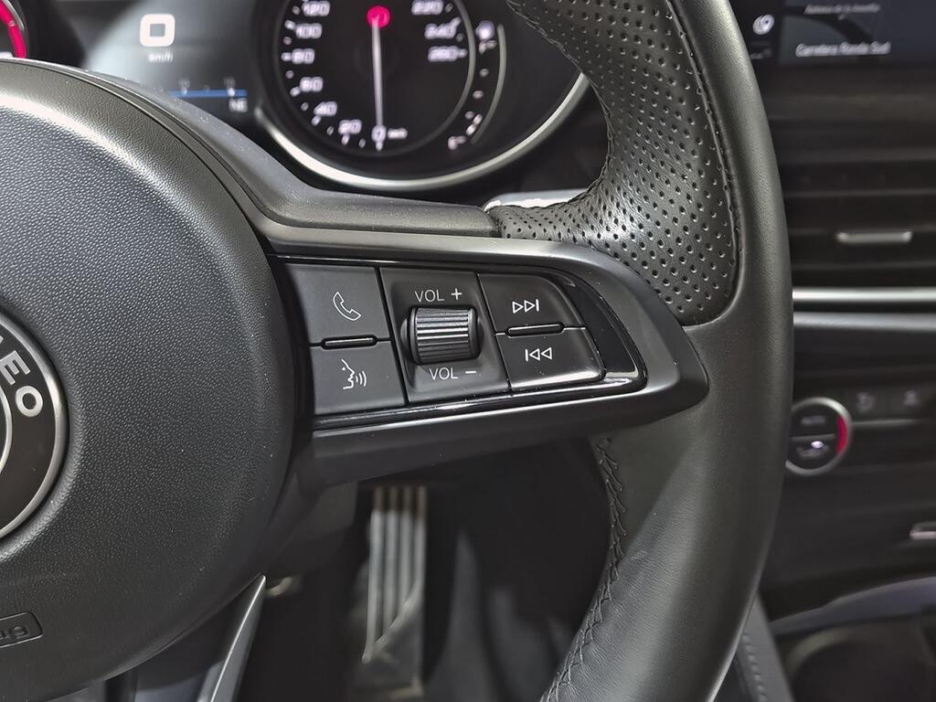 Alfa Romeo Stelvio 2.2 Diesel 118kW (160cv) SUPER RWD 18