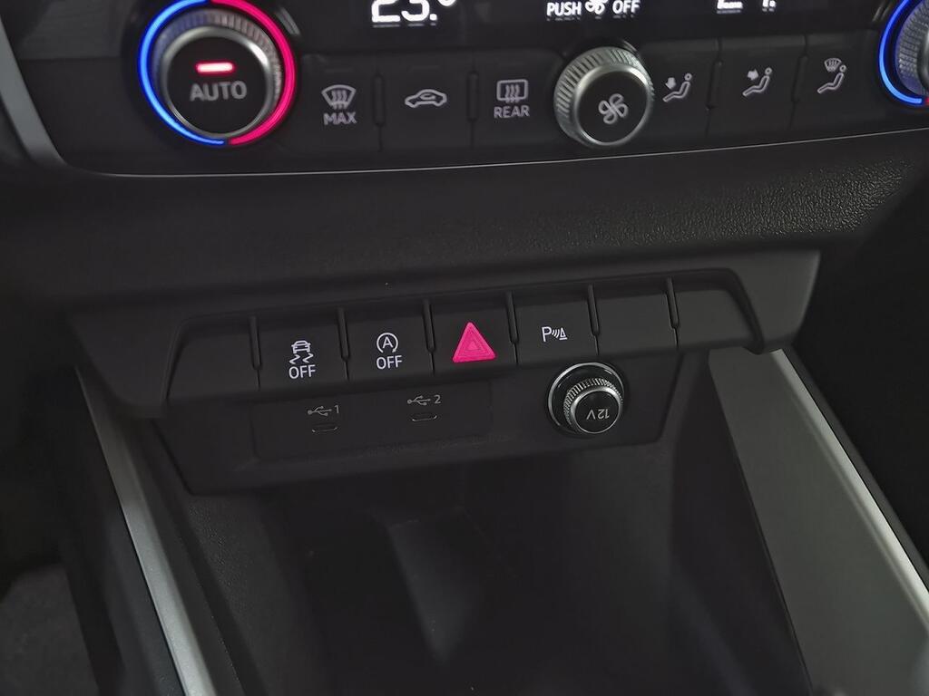 Audi A1 Sportback Adrenalin 30 TFSI 81kW S tron 27