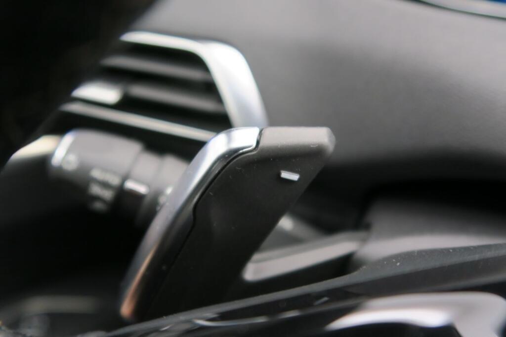 Peugeot 3008 HYBRID 1.6 E-AUTO GT PACK 225 CV 5P 14