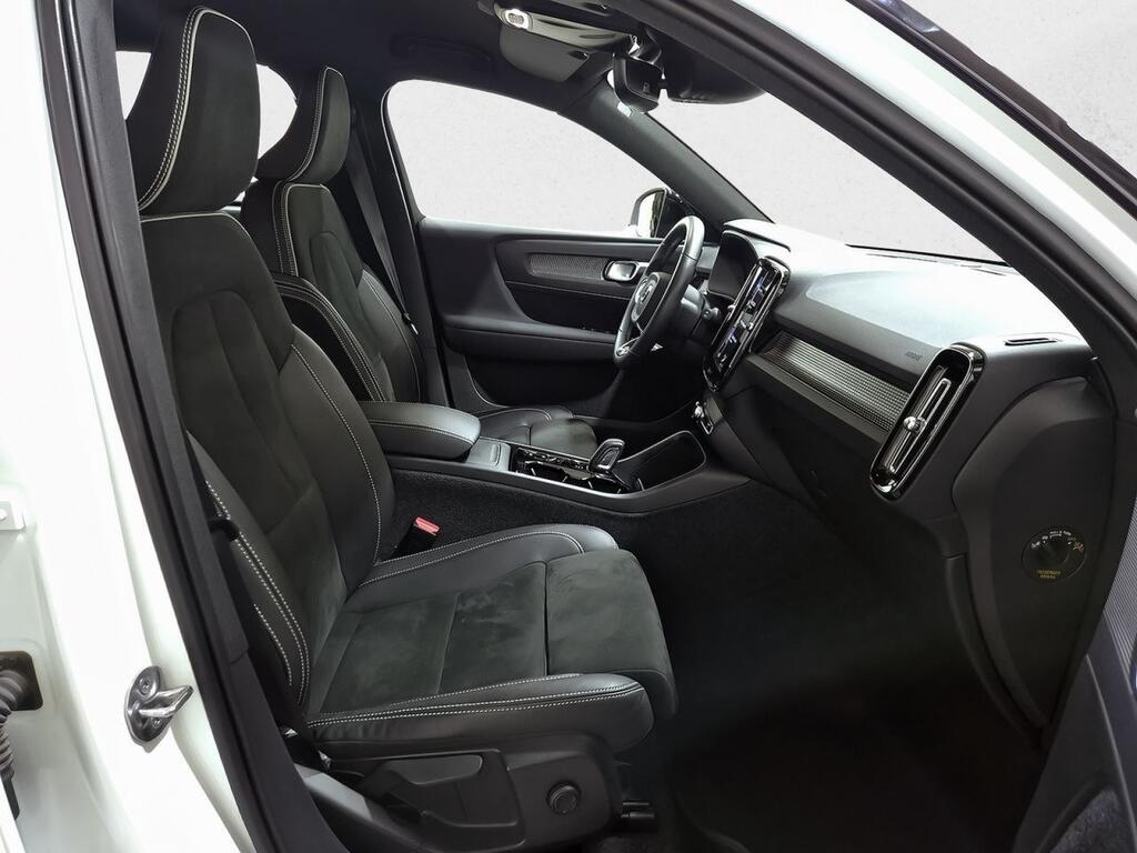 Volvo XC40 2.0 B3 G R-Design Auto 7