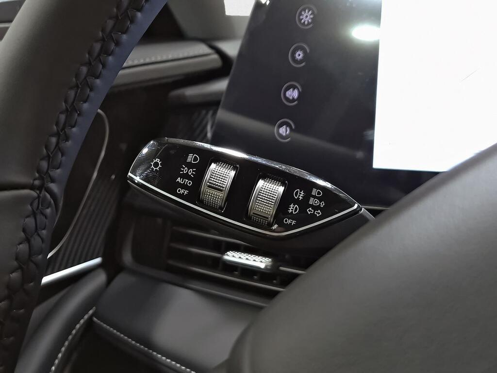 Ebro S700 1.5 TGDI PHEV Luxury E-CVT 16