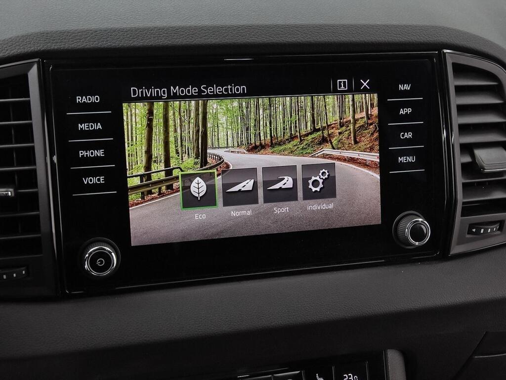 Skoda Karoq 1.5 TSI 110kW (150CV) DSG ACT Sportline 26