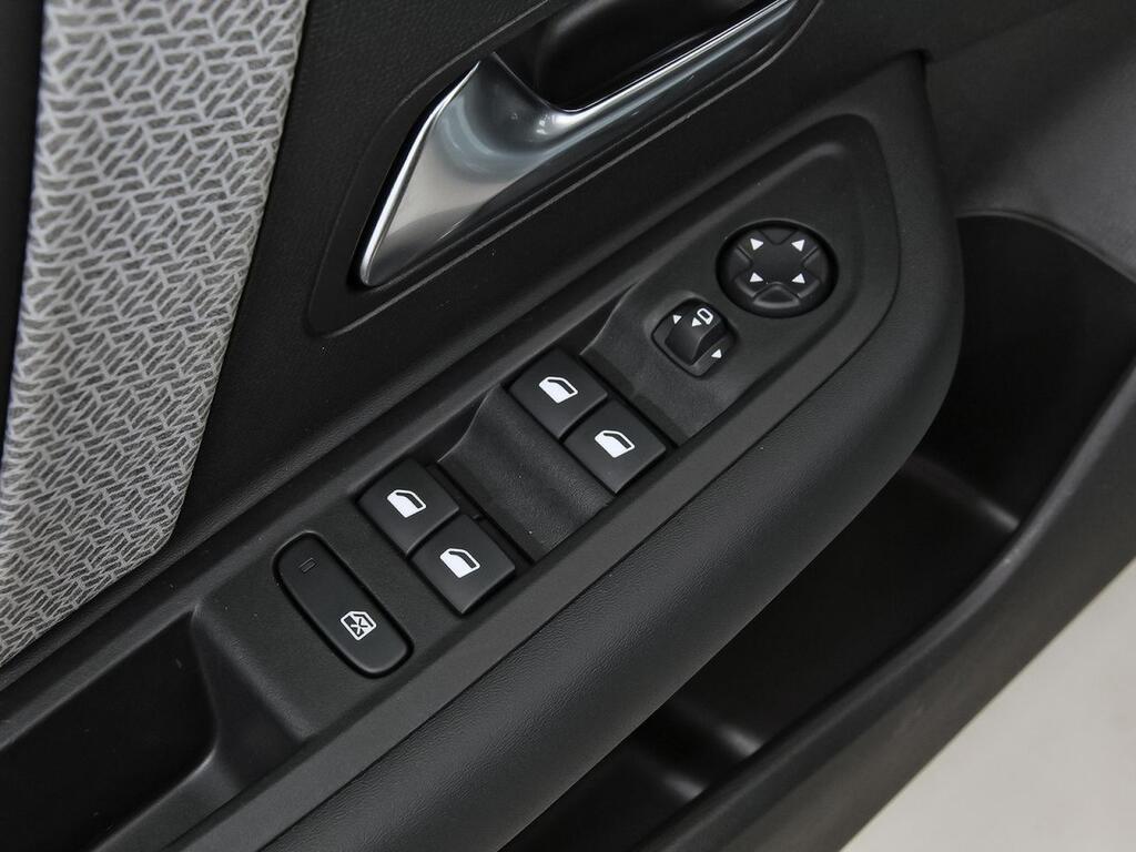 Citroën C4 PureTech 130 S&S EAT8 Plus 12