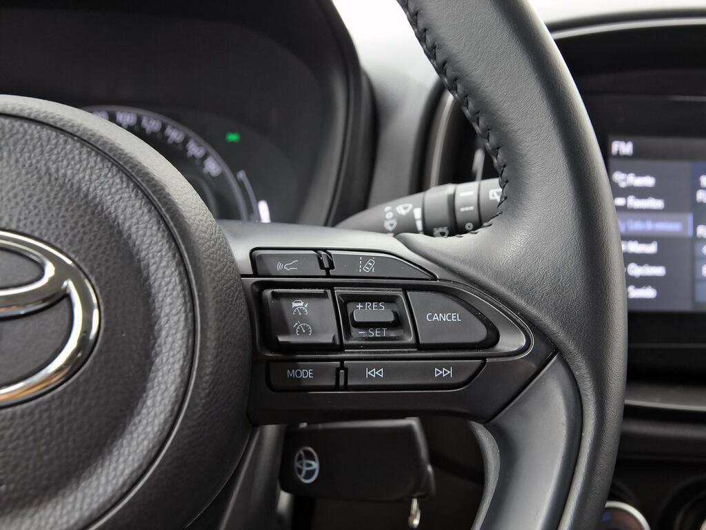 Toyota Aygo X Cross 1.0 VVT-I 72CV Play 19