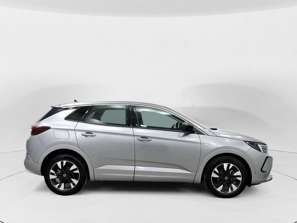 Opel Grandland 1.2 Turbo Design & Tech 3