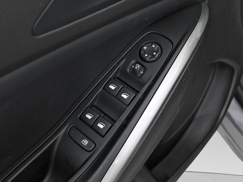 Opel Grandland 1.2 Turbo Design & Tech 13