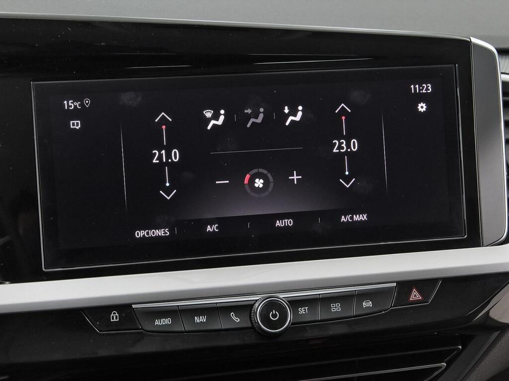 Opel Grandland 1.2 Turbo Design & Tech 27