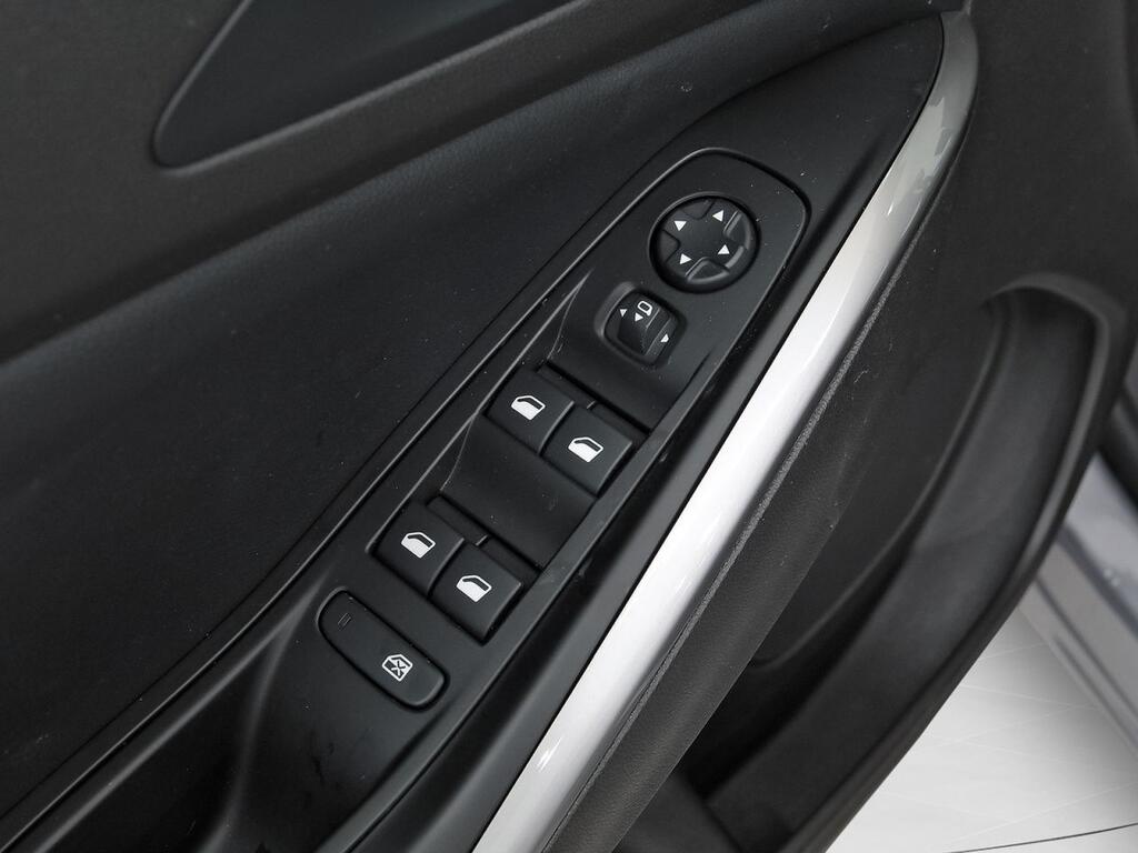 Opel Grandland 1.2 Turbo Design & Tech 13