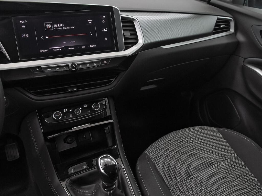 Opel Grandland 1.2 Turbo Design & Tech 12