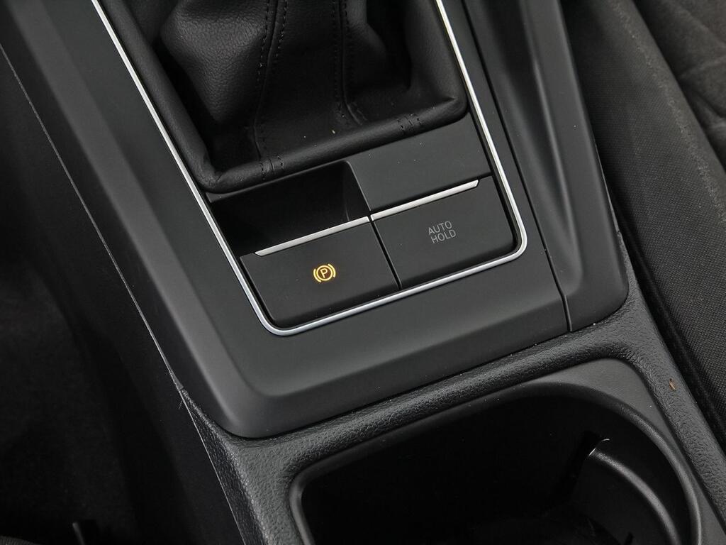 Volkswagen Golf ″Más″ 1.5 TSI 85kW (115CV) 32