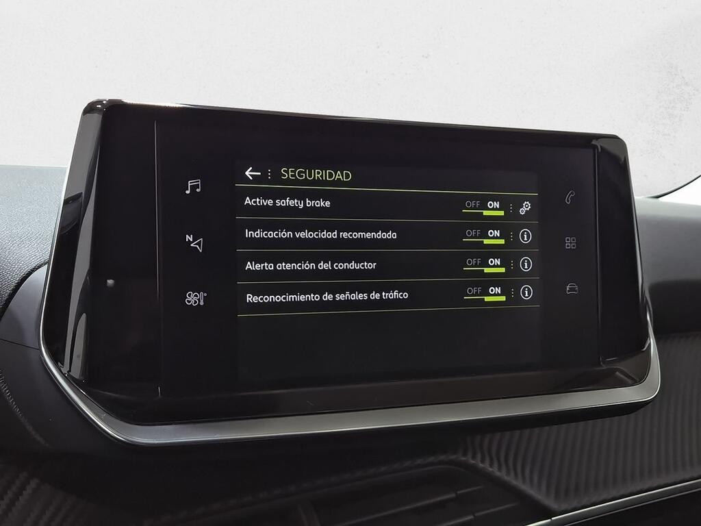 Peugeot 2008 Allure BlueHDI 81kW (110CV) 23