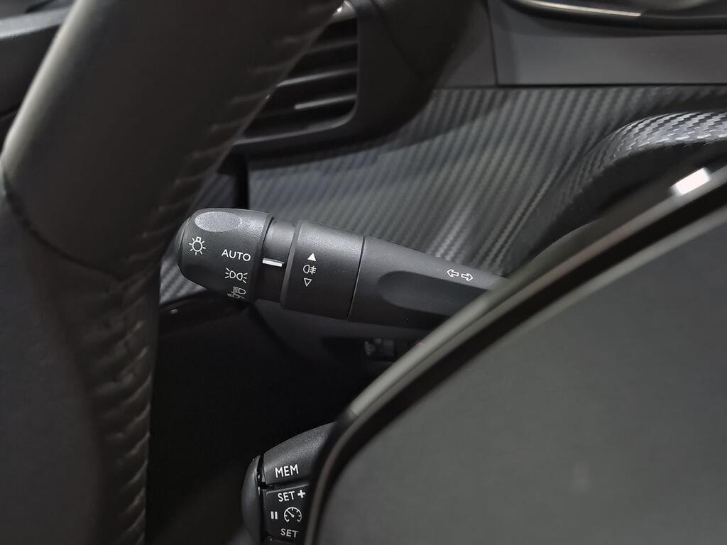 Peugeot 2008 Allure BlueHDI 81kW (110CV) 13