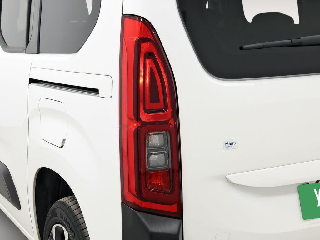 Citroën Berlingo Talla M BlueHDi 100 S&S SHINE 33