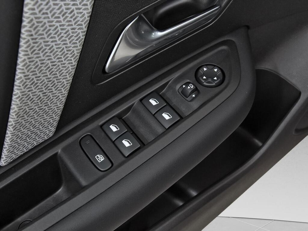 Citroën C4 PureTech 130 S&S 6v Plus 13