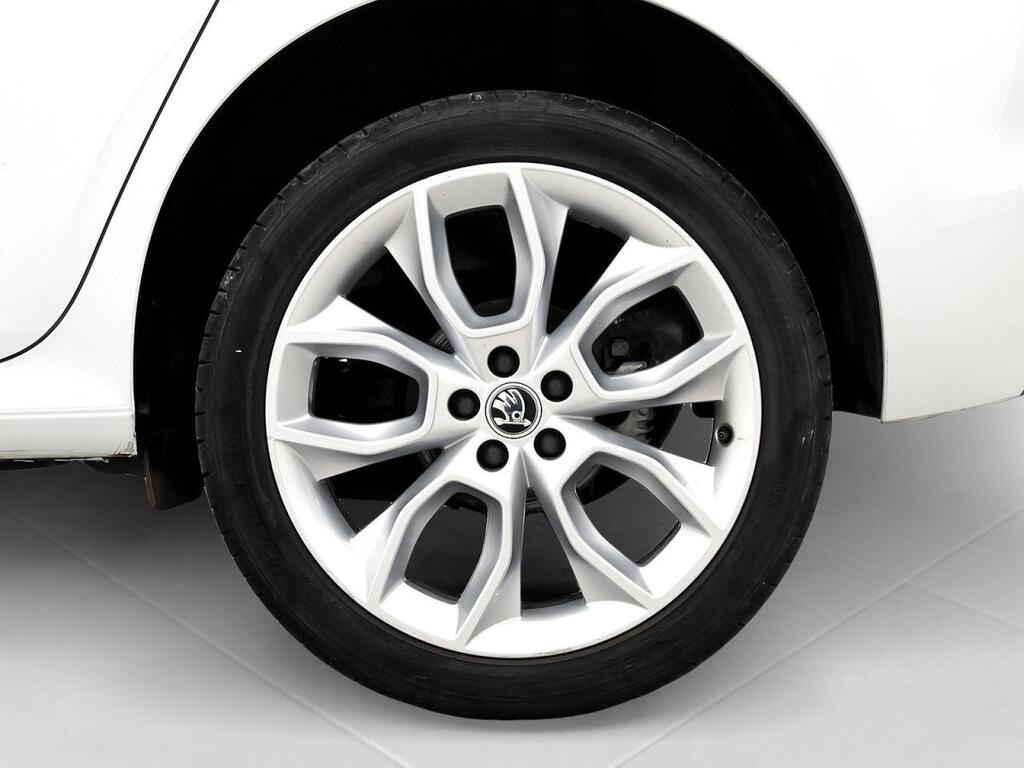 Skoda Kamiq 1.0 TSI 81kW (110CV) SCOUT 10