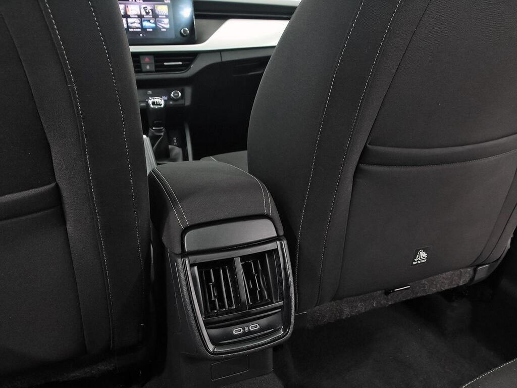 Skoda Kamiq 1.0 TSI 81kW (110CV) SCOUT 32