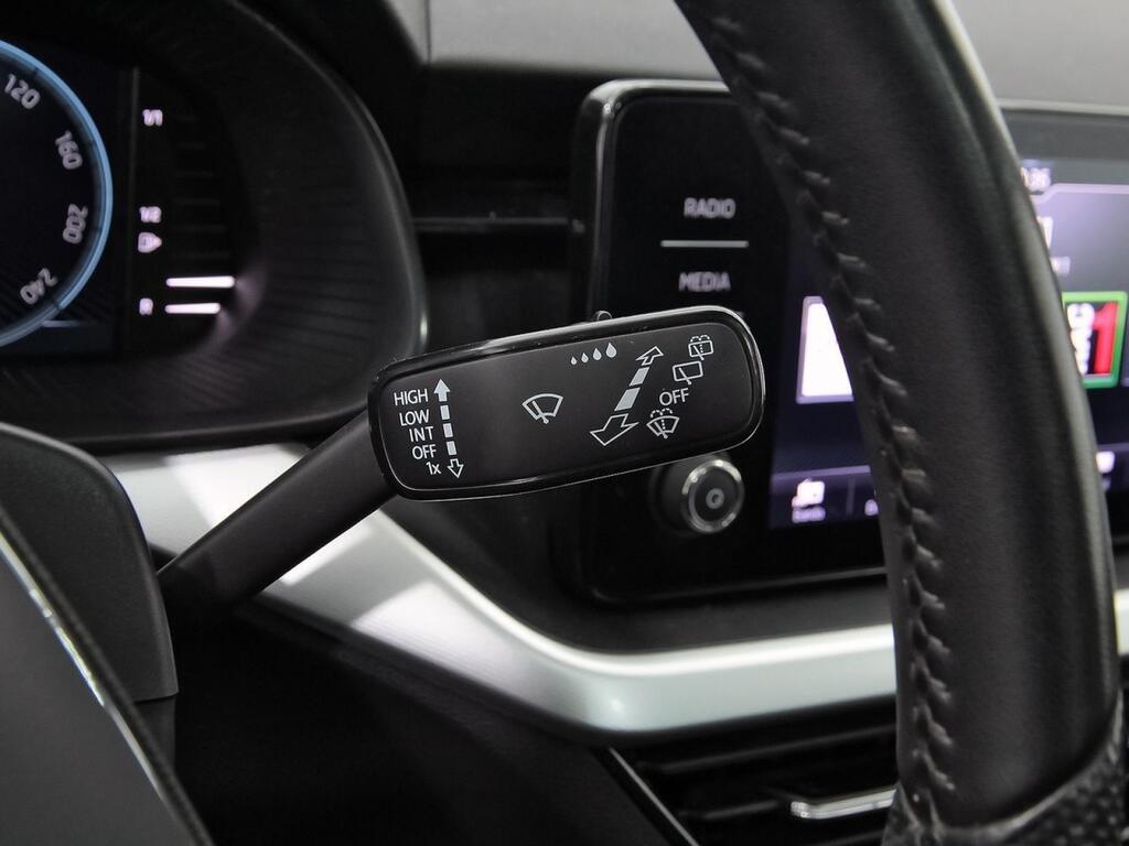 Skoda Kamiq 1.0 TSI 81kW (110CV) SCOUT 16