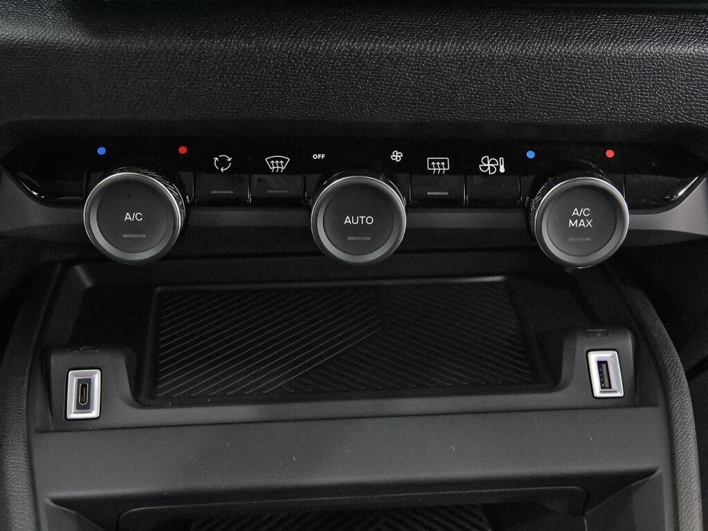 Citroën C4 PureTech 130 S&S 6v Plus 33