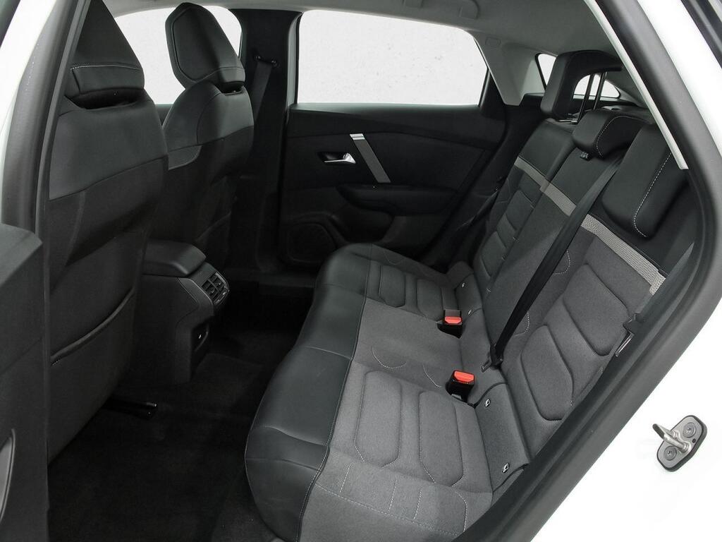 Citroën C4 BlueHDi 130 S&S EAT8 Plus 9