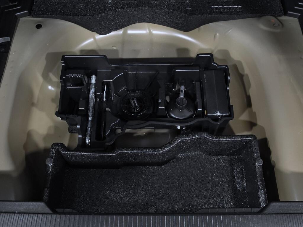 Peugeot 2008 N2008 Allure Hybrid 136 eDCS6 36