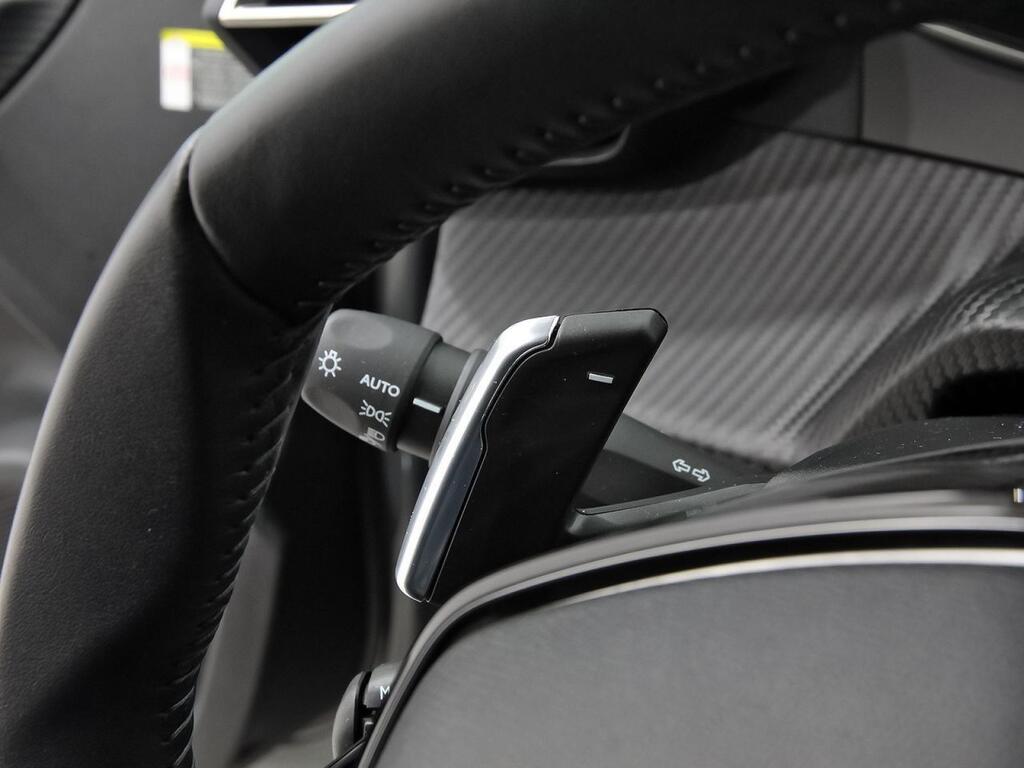 Peugeot 2008 N2008 Allure Hybrid 136 eDCS6 16