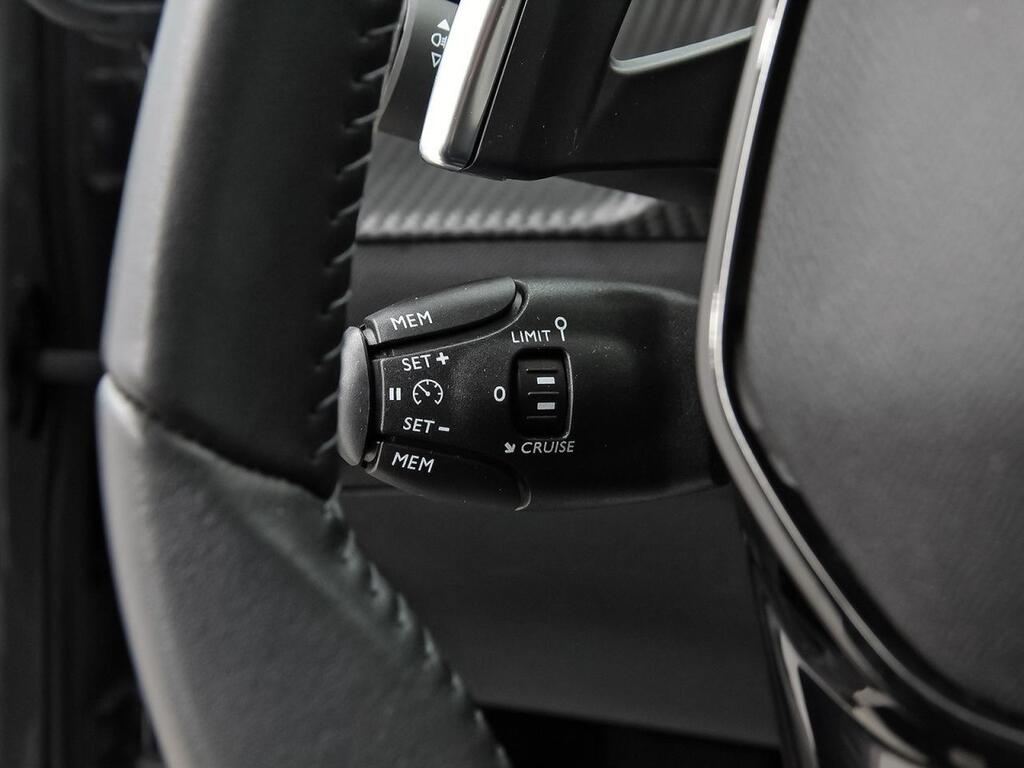 Peugeot 2008 N2008 Allure Hybrid 136 eDCS6 17