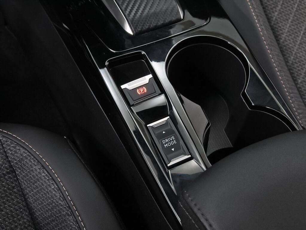 Peugeot 2008 N2008 Allure Hybrid 136 eDCS6 32