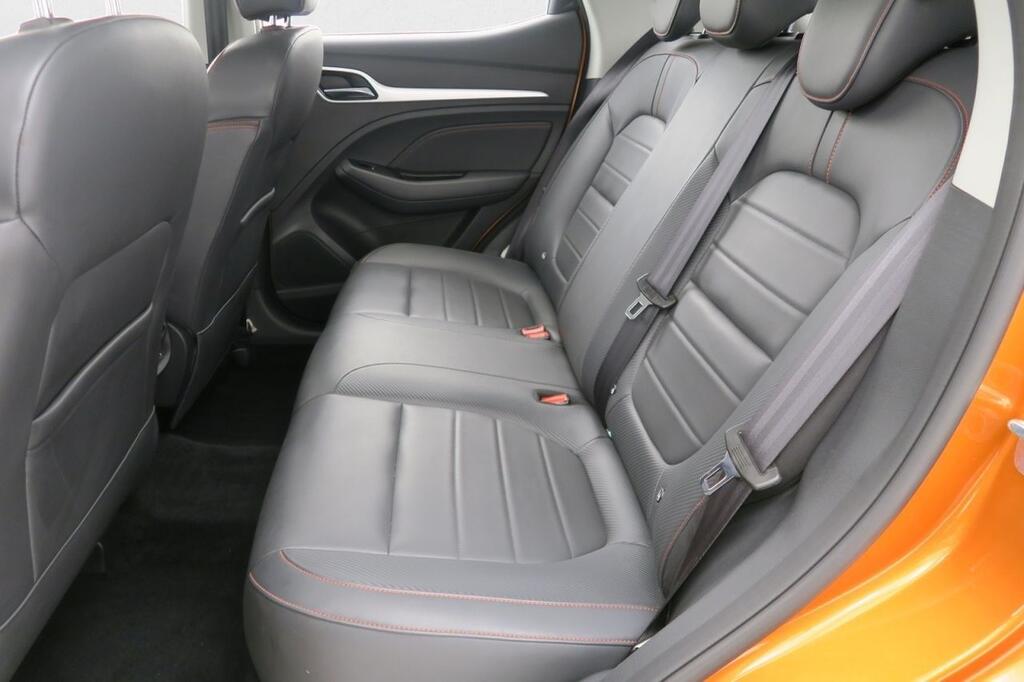 MG ZS LUXURY 1.5 106 CV 5P 17