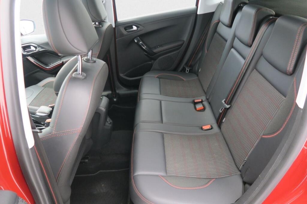 Peugeot 2008 GT LINE 1.2 PURETECH 130 CV S&S 5P 19