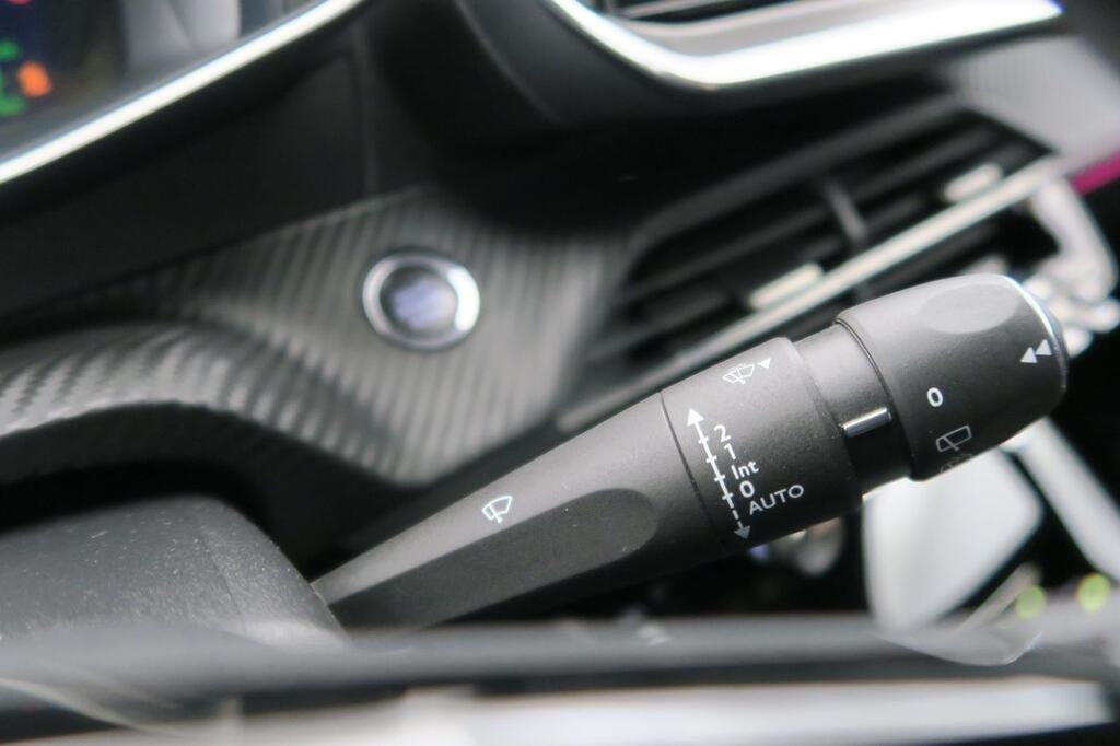 Peugeot 2008 GT 1.2 PURETECH 130 S&S 5P 14