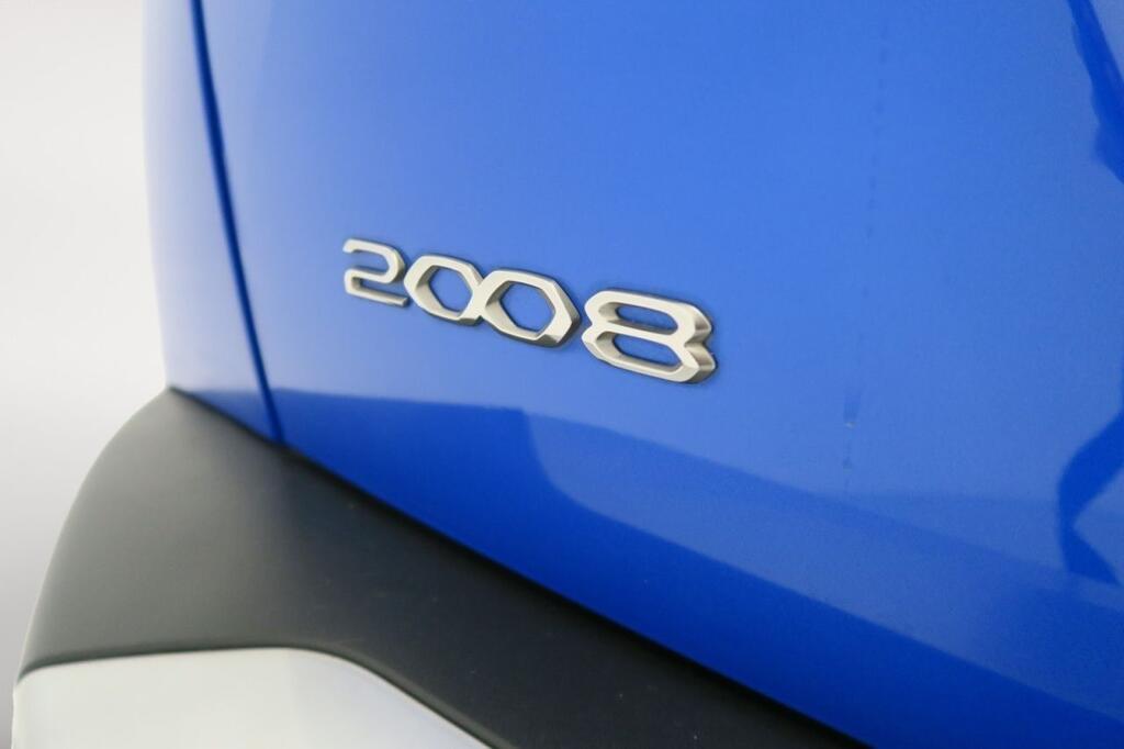 Peugeot 2008 GT 1.2 PURETECH 130 S&S 5P 19