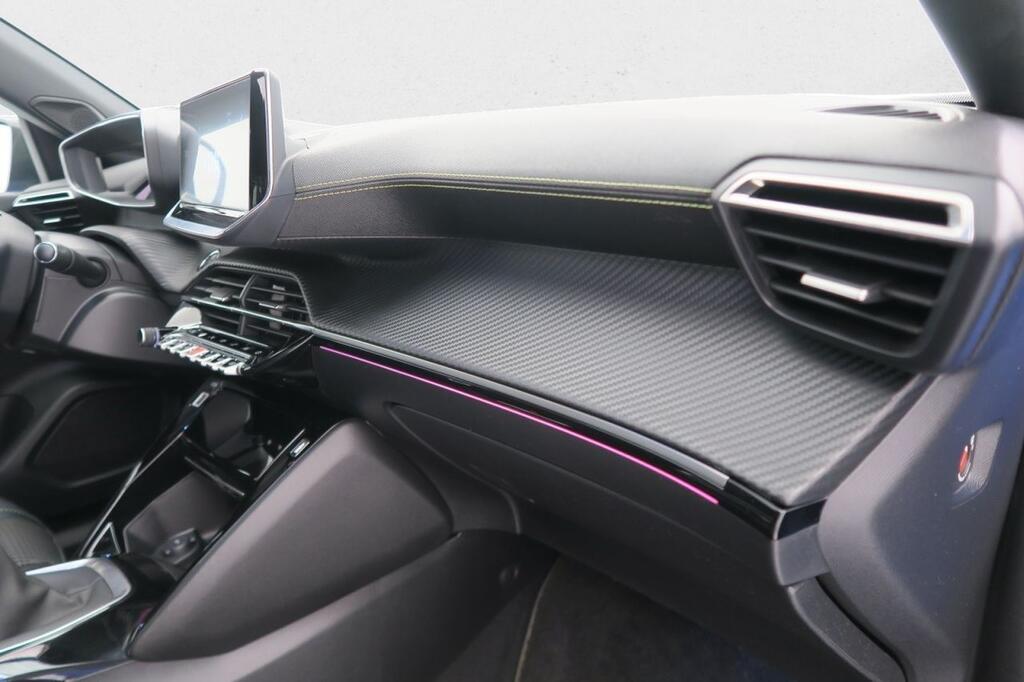 Peugeot 2008 GT 1.2 PURETECH 130 S&S 5P 16