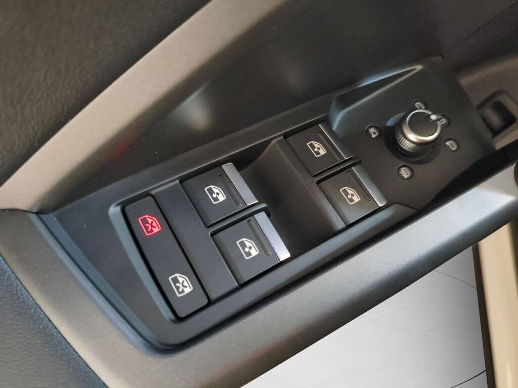 Audi Q3 Black line 35 TDI 110kW (150CV) S tronic 11