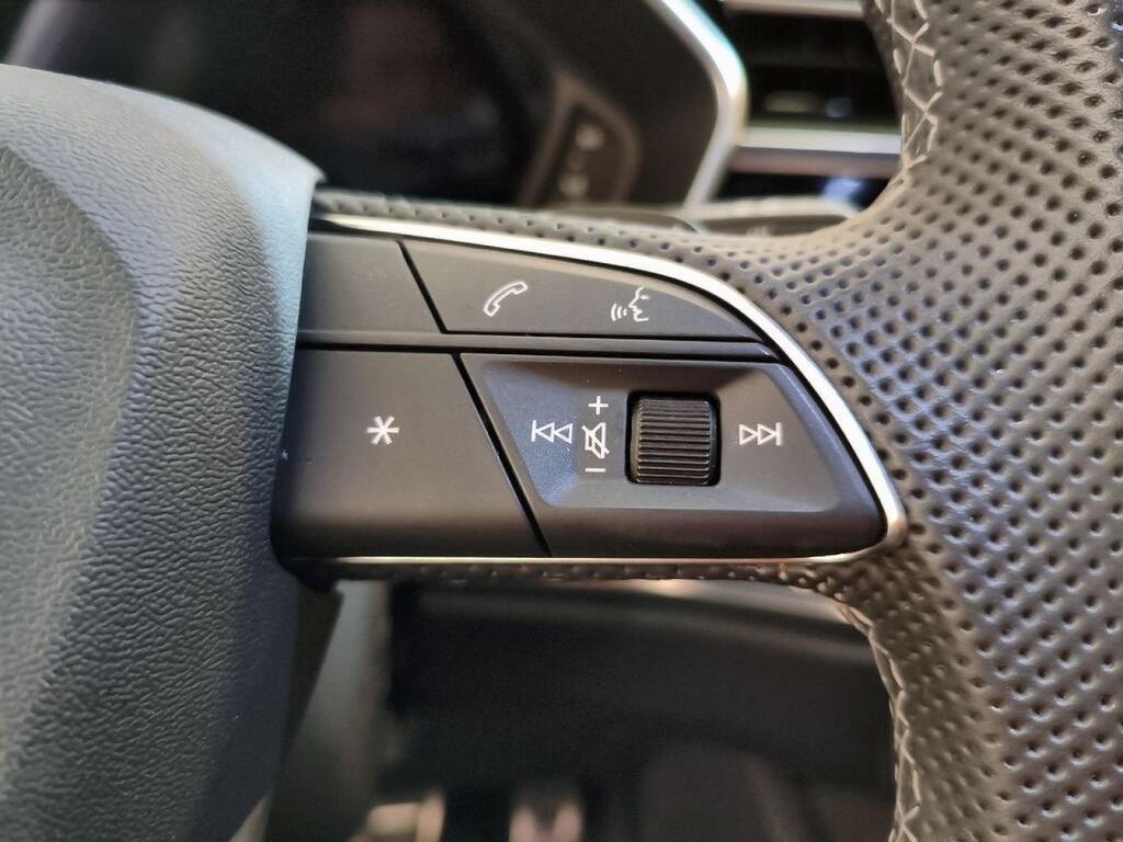 Audi Q3 Black line 35 TDI 110kW (150CV) S tronic 17