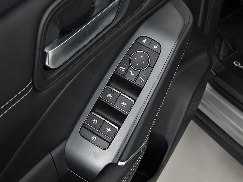 Nissan Qashqai DIG-T 103kW N-Connecta 12