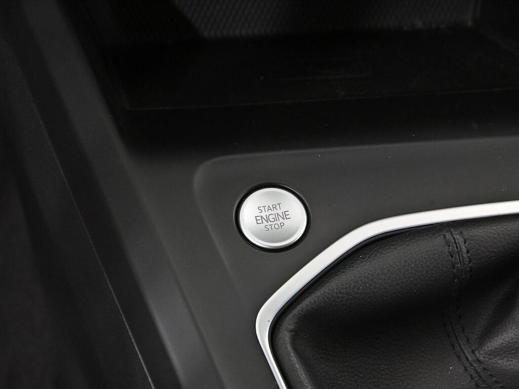 Volkswagen Golf Life 1.5 TSI 96kW (130CV) 30